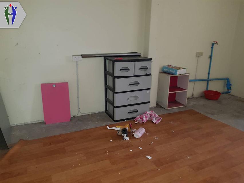 อาคารพาณิชย์ให้เช่า จอมเทียนพัทยาทำธุรกิจได้  •	อาคารพาณิชย์ 3 ชั้น  20 ตารางวา •	มีห้องน้ำทุกชั้น •	ไม่จำกัดธุรกิจ ทำการค้าได้ หรือพักอาศัย •	ไม่มีค่ 8