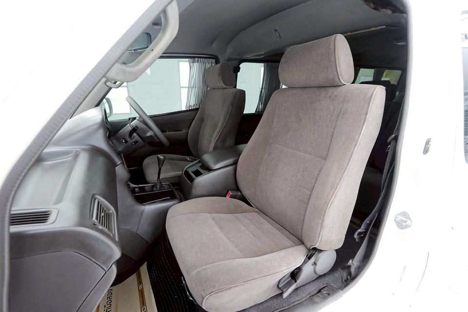 TOYOTA HIACE SUPER WAGON 2.4 2002  12