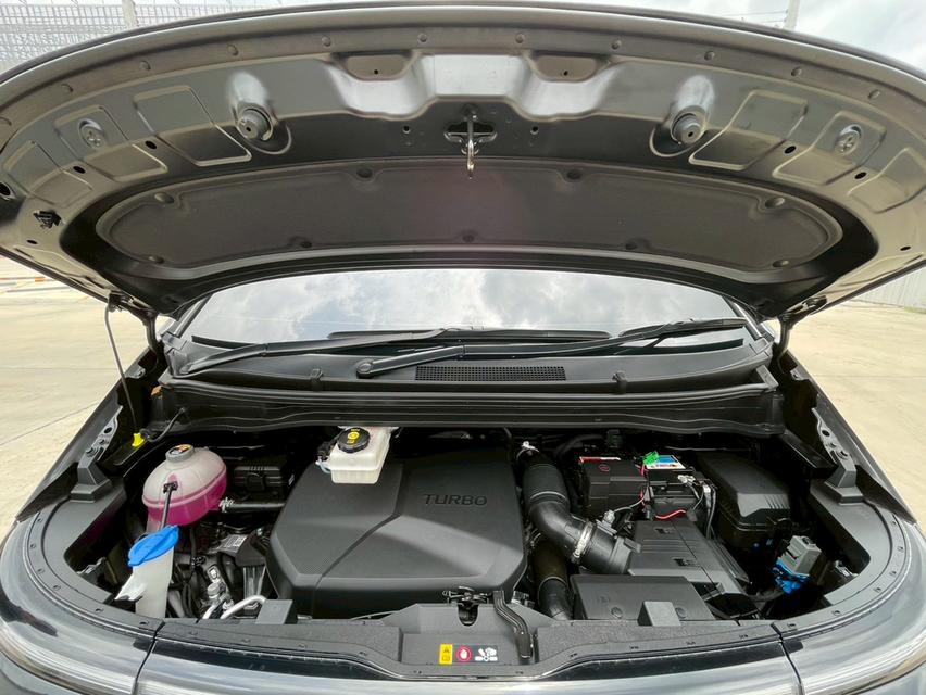 Hyundai  STARIA S 2023  Mileage 25,000 Km. 6