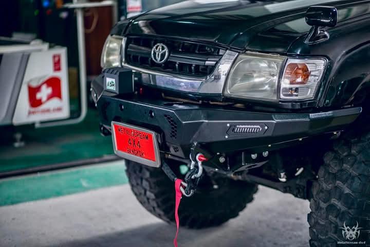 Toyota Hilux Tiger สีดำ 3