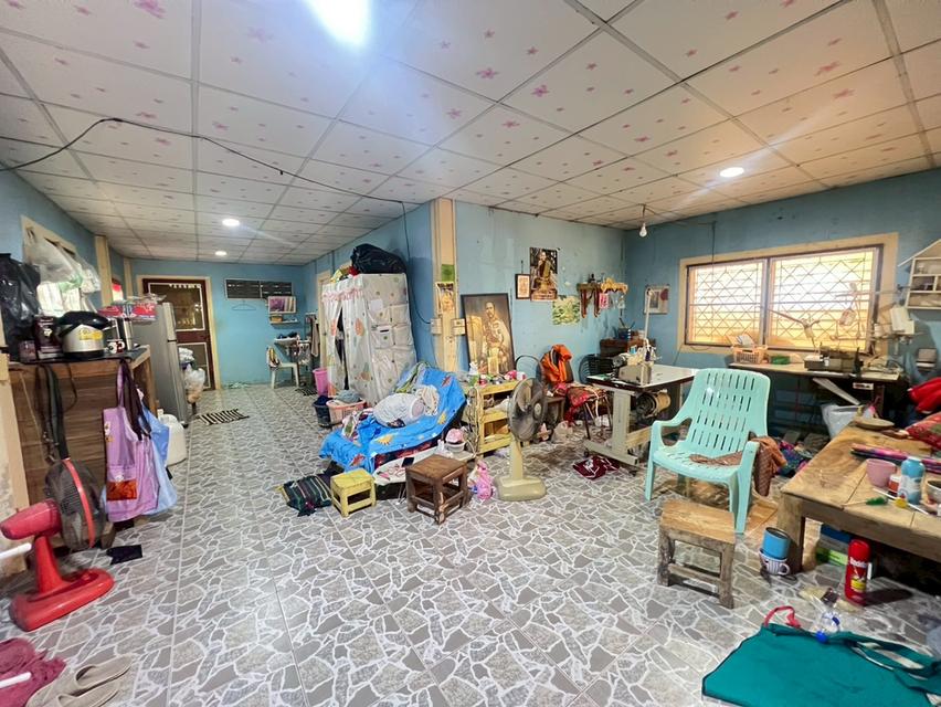 บ้านเดี่ยว 2 ชั้น 42 ตร.ว. ครึ่งปูนครึ่งไม้สัก สภาพดี จ.สิงห์บุรี 9