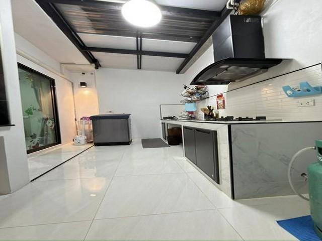 ให้เช่าทาวน์โฮม 3 ชั้น ซอยโชคชัย4 โครงการ cozy โชคชัย4 ตกแต่งสวยพร้อมเข้าอยู่ 7