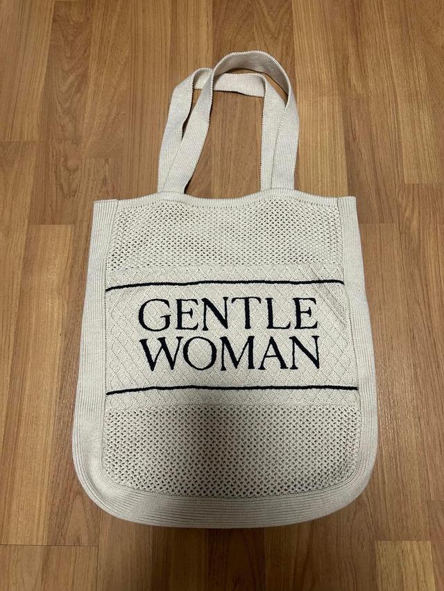 กระเป๋าไหมพรม gentlewoman