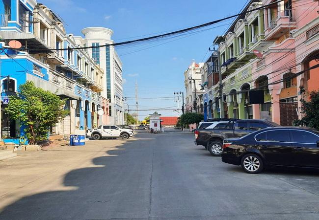 ขายอาคารพาณิชย์ หมู่บ้านรุ่งกิจวิลล่า 14 ซอยร่มเกล้า 38 เขตลาดกระบัง กรุงเทพมหานคร 2