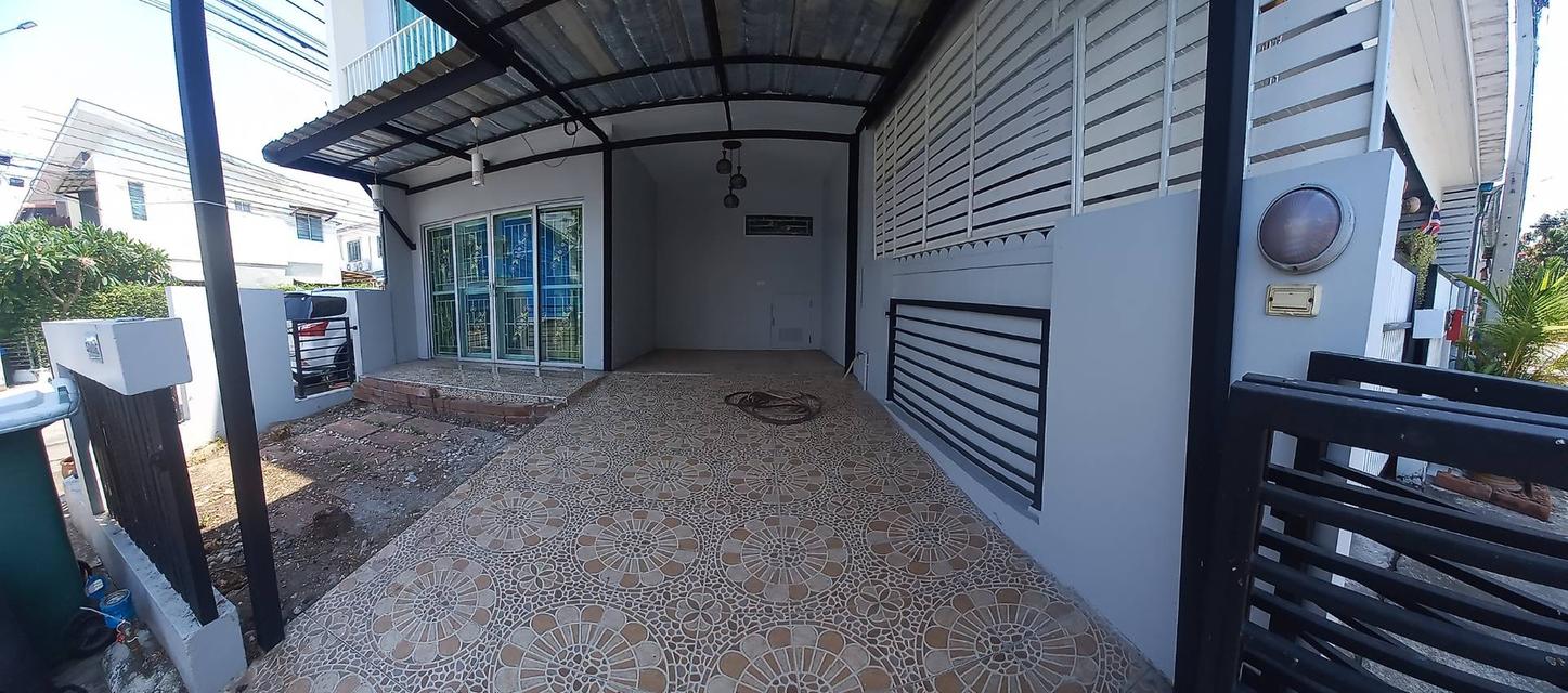 ให้เช่าทาวเฮ้าส์ หมู่บ้านเดอะคอนเน็ค ซอยสุขสวัสดิ์ 26 ถนนสุขสวัสดิ์  10,000 บาท/เดือน  ติดต่อ 0868829426 1