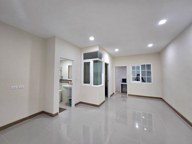 ขายทาวน์โฮม โกลเด้น ทาวน์ ติวานนท์ แจ้งวัฒนะ 19.6 ตร.ว 4นอน มีห้องพระ ใกล้โรบินสัน ศรีสมาน 2