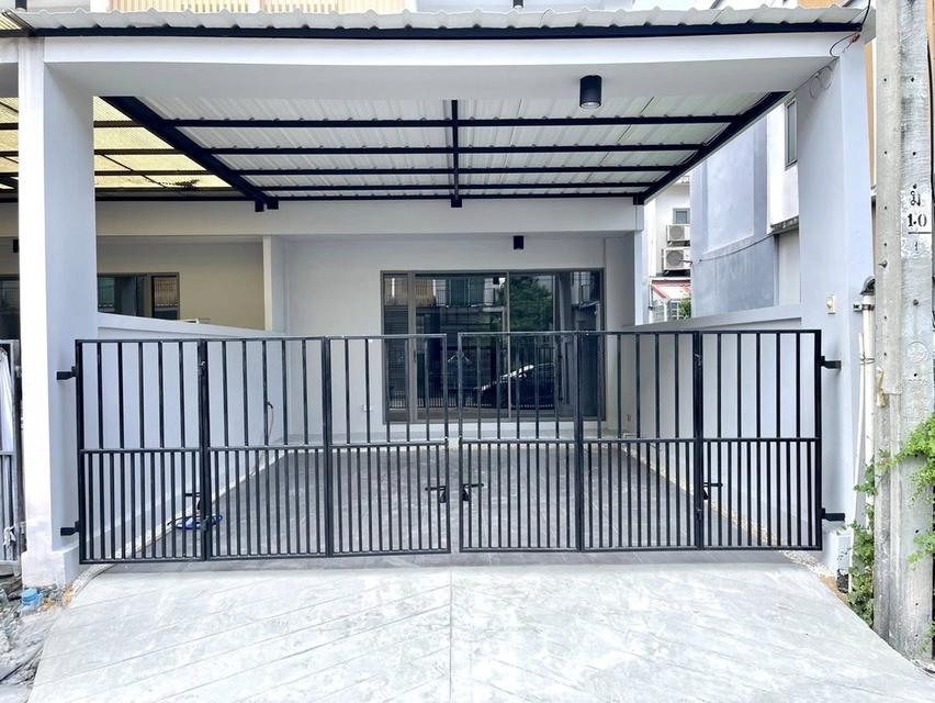 ขายทาวโฮม 3 ชั้น โครงการอีโคสเปซ เกษตร-นวมินทร์ หลุดจอง ปรับราคาลง  3