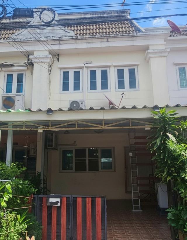 ขายทาวน์โฮม ดิ เอ็กซ์คลูซีฟ สวนหลวง ร.9 ขนาด 24 ตร.ว. ใกล้ รร.นานาชาติชาเตอร์ 1