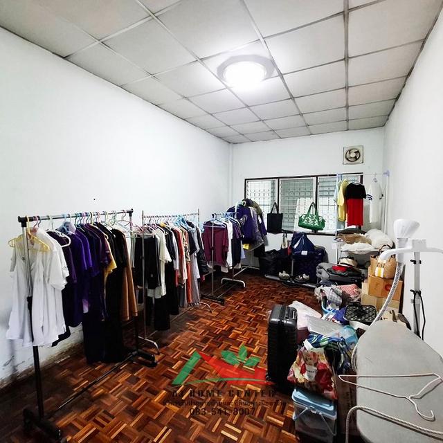 ขายถูก ทาวน์เฮ้าส์31ตรว. หลังริม ม.สวนทองวิลล่า7 ลาดสวาย สภาพดีพร้อมอยู่ ข้างบ้านติดคลอง 12