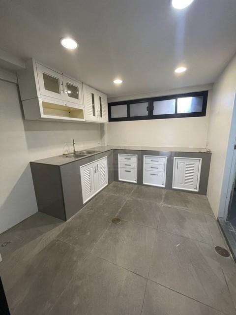 ให้เช่า โฮมออฟฟิศ Home Office  โกดัง 4.5 ชั้น วิภาวดีรังสิต 20 รัชดา19 ใกล้ MRT ลาดพร้าว และ รัชดาภิเษก 4