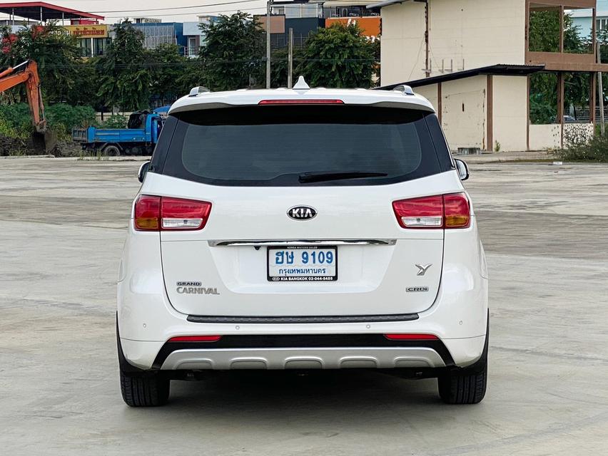 KIA Grand Carnival 2.2 EX 2015  5