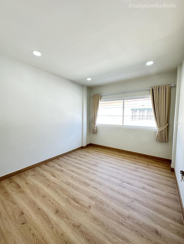 หมู่บ้านวรารักษ์ เลียบคลองสอง 27 16