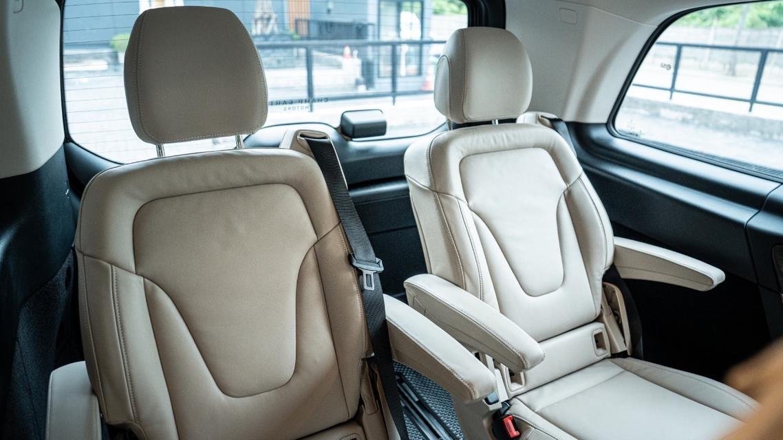 Mercedes-Benz V300d Exclusive 2025 สีดำ มือเดียว สภาพดีสุดไมล์น้อยมาก Warranty Benz เหลือถึง 30042028 รูปที่ 15