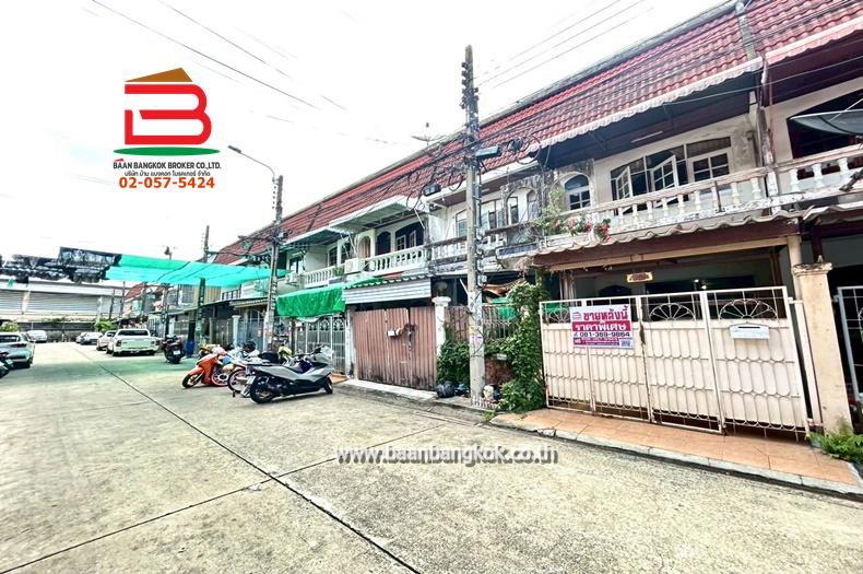ทาวน์เฮาส์ หมู่บ้าน สุขสบายวิลล่า เนื้อที่ 25 ตรว. ถนนลาดพร้าว แขวงคลองเจ้าคุณสิงห์ เขตวังทองหลาง กรุงเทพมหานคร 2