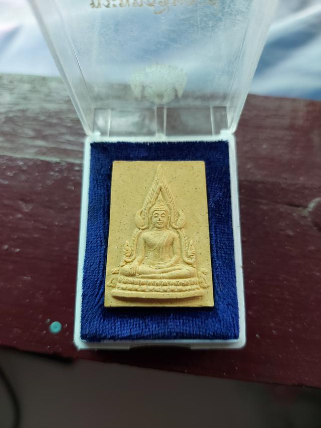 พระพุทธชินราชเนื้อกระเบื้องหลังคาโบสถ์วัดเบญจมบพิตร