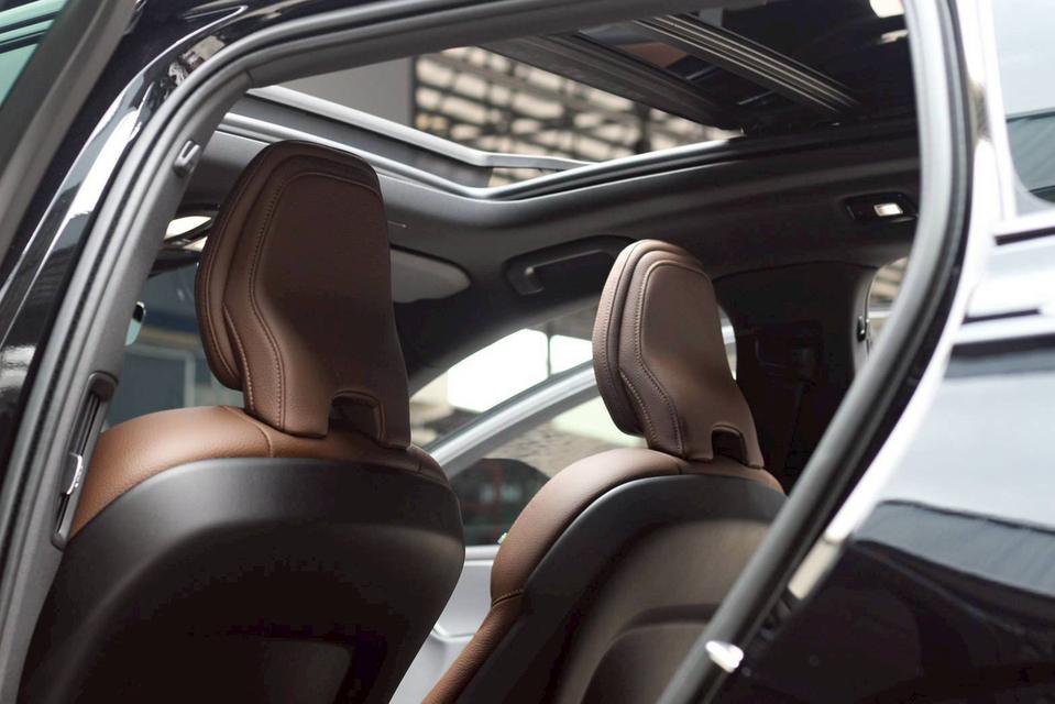 2023 Volvo V60 2.0 Recharge Plus Dark T8 4WD Plug-in Hybrid รถใหม่ ประหยัดไปเกือบล้านบาท 13