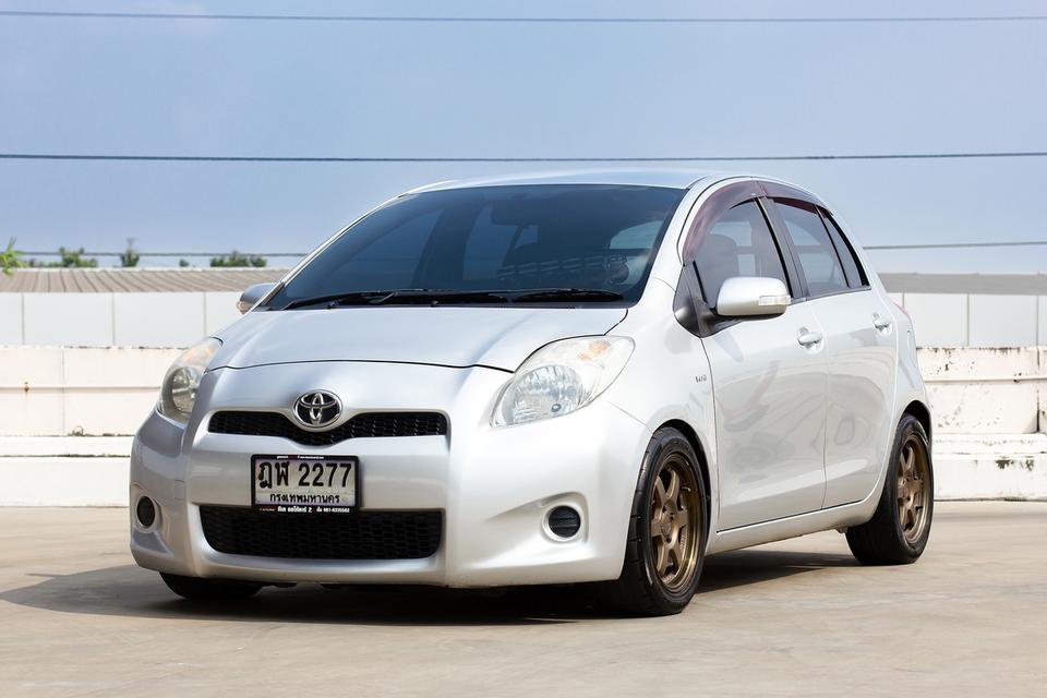 TOYOTA Yaris 1.5E Hatchback 6