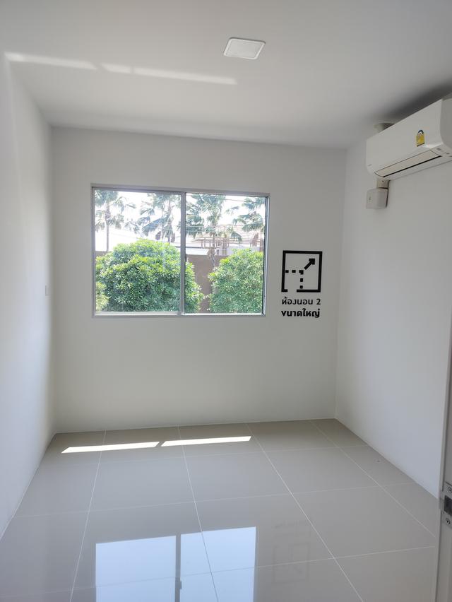 หมู่บ้านจัดสรร อสังหาริมทรัพย์ 8