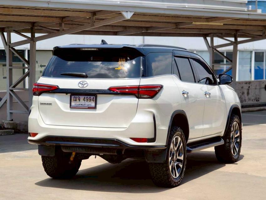 Toyota Fortuner Legender 2.4 2WD 2021 (black top) รถสวย ใช้น้อยมาก ดูแลดี ประวัติชัดเจน 8