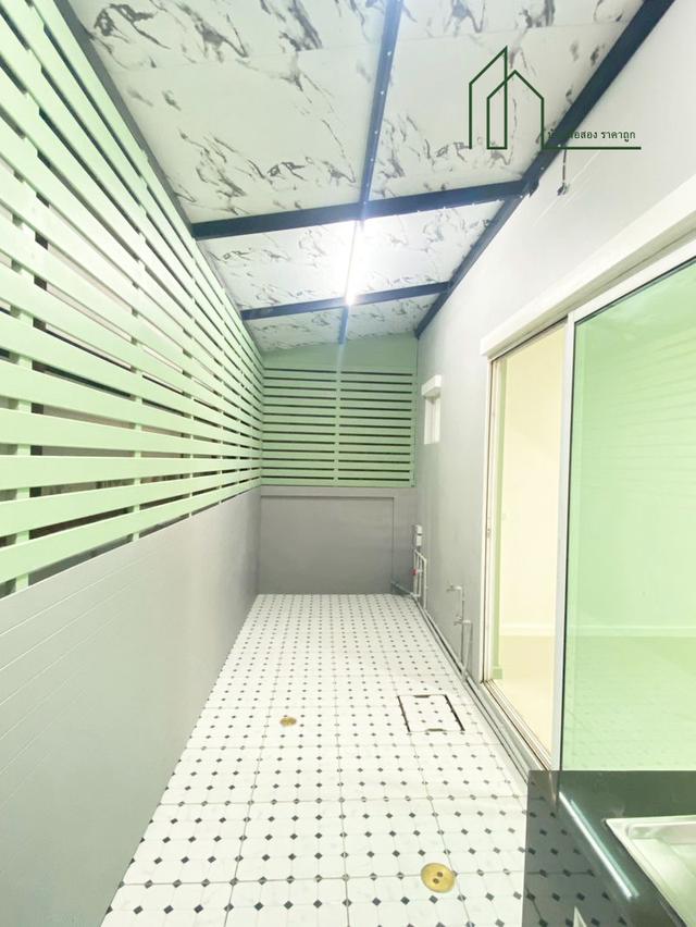 ทาวน์เฮาส์ 2 ชั้น หมู่บ้านเดอะทรัสต์ทาวน์ วงแหวน–ลำลูกกา  ราคาเพียง 1,880,000 บาท  รหัสทรัพย์ BT69015  หมู่บ้านเดอะทรัสต์ทาวน์ วงแหวน-ลำลูกกา 7