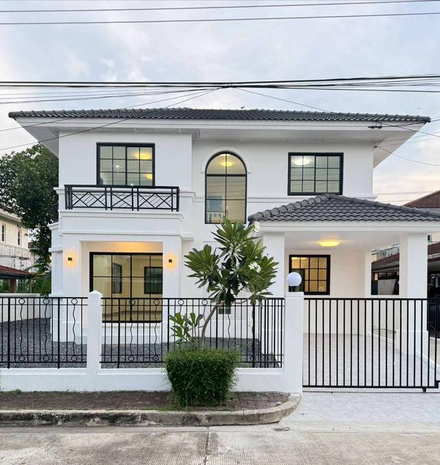 หมู่บ้านมัณฑนา2 ศรีนครินทร์ Mantana2 Srinakarinบ้านเดี่ยว 2 ชั้น โครงการ Land & Houses ใกล้เมกะบางนา ตกแต่งใหม่พร้อมอยู่ มีพื้นที่รอบบ้าน 1