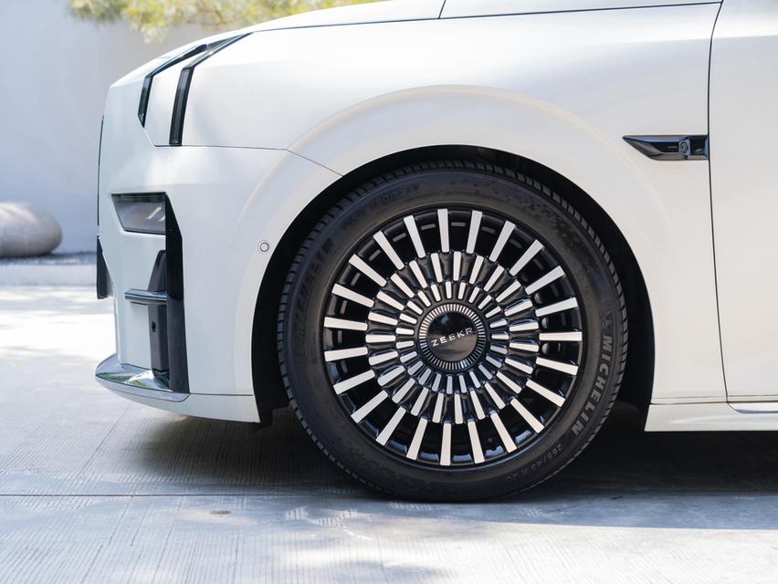 ZEEKR 009 Flagship 6-Seaters Dual Motors AWD ปี 2025 รูปที่ 18