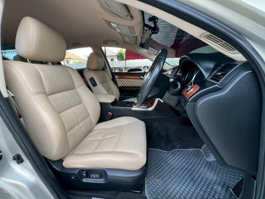 MITSUOKA GALUE ปี 2011 เกียร์ออโต้ 8