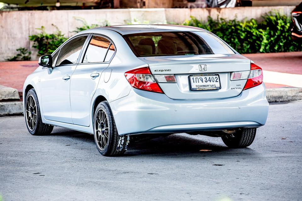Honda Civic Fb 1.8S ปี 2012 เกียร์ออโต้ สีฟ้า มือเดียวป้ายแดง 7