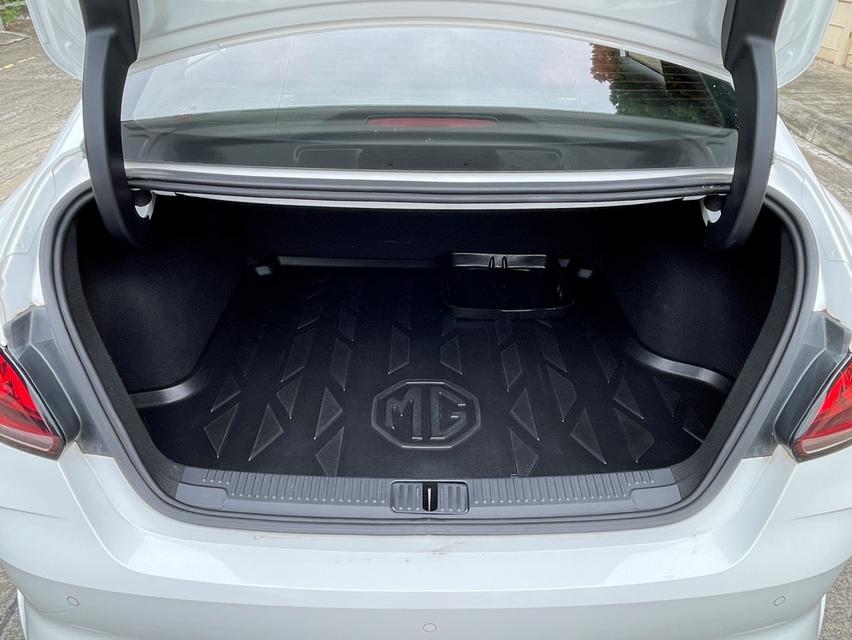 MG 5 1.5 X SUNROOF ปี 2022 สภาพป้ายแดง 12