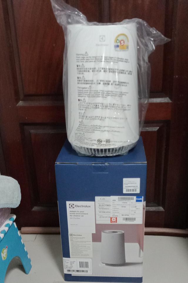 ขายเครื่องฟอกอากาศ Electrolux รุ่น FA31-200WT ขอลงใหม่ มือ1 ขาย 2,190฿ รวมส่ง/ ยังไม่ได้แกะกล่องมีใบรับประกันในรับประกันในกล่อว โทรและไลน์ 081-1162670 รูปย่อยที่ 2
