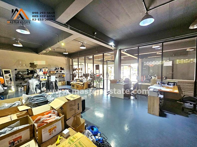 ให้เช่าอาคารสำนักงาน (ชั้นล่าง) เนื้อที่ 200 ตรม. ซ.รามอินทรา 65 สวย-สะอาด พร้อมที่จอดรถรอบอาคาร DESIGN MODERN กั้นห้องกระจก 1 ห้อง 9