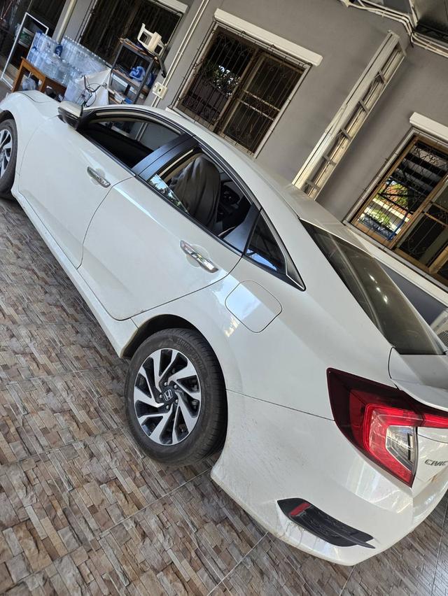 ขายรถยนต์รถบ้าน honda civic รถปี 2561 ประกันชั้น 1 ไมล์แสนหก เป็นรถคุณหมอใช้งานน้อย ไม่เคยมีอุบัติเหตุ พิกัด รถอยู่จังหวัดเชียงใหม่ ราคา 470,000 บาท