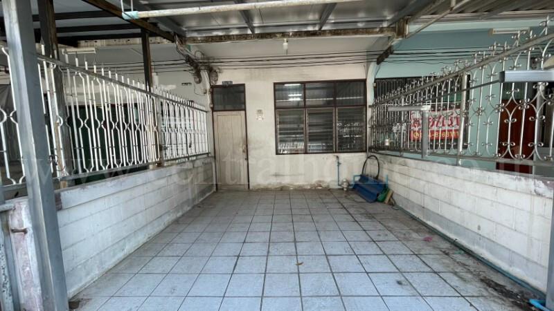 ทาวน์เฮ้าส์ ซอยจรัญสนิทวงศ์ 25 ทำเลดี อยู่ต้นซอย ติดถนนจรัญสนิทวงศ์ 2