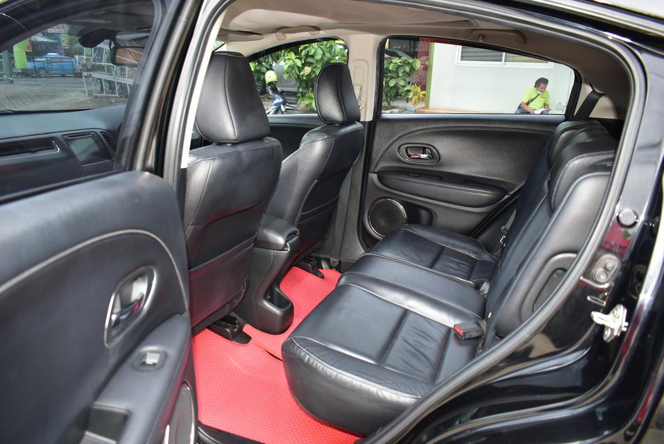รูป Honda HR-V 1.8  E Limited Sunroof SUV ปี 2015 สีดำ 2