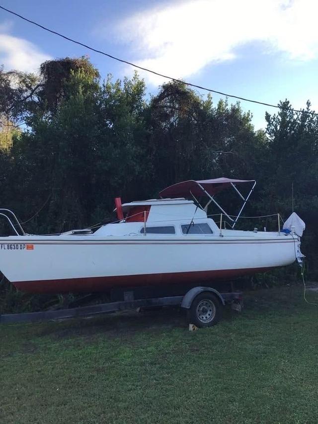 เรือใบ Catalina 22ft. ปี 1981 สวยมาก