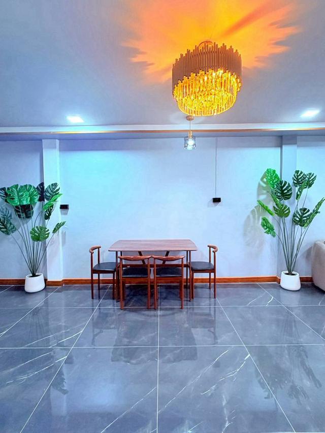 หมู่บ้านบุษกร-รัตติยา ติดถนนกาญจนาภิเษก ทาวน์เฮาส์ 2 ชั้น ตกแต่งใหม่พร้อมอยู่ ทำเลดี เดินทางสะดวก 7