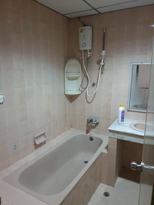 ทาวน์เอ้าส์ 3 ชั้น 4 ห้องนอน 2 ห้องน้ำ ขนาด 60 ตร.ว. เข้า-ออก จรัญฯ65 หรือ สิรินธร ซ.5 7