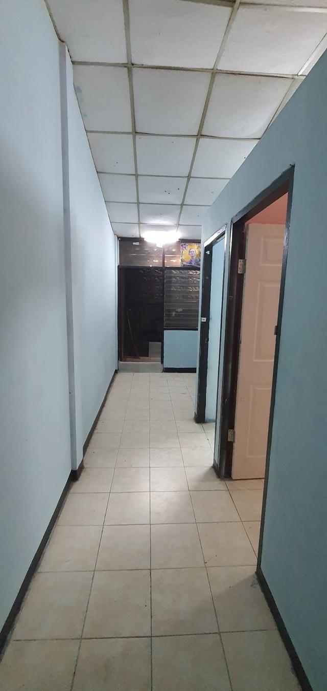 ขายทาวน์เฮ้าส์ ชั้นเดียว ม.สินสมบูรณ์ พุทธมณฑล สาย4 ฝั่งถนน เพชรเกษม พื้นที่ 20 ตรว. 2นอน 1น้ำ 1ครัว 1ห้องโถง ขาย1.1 ล. สนใจติดต่อ : โทร 064-0479411 ห 7