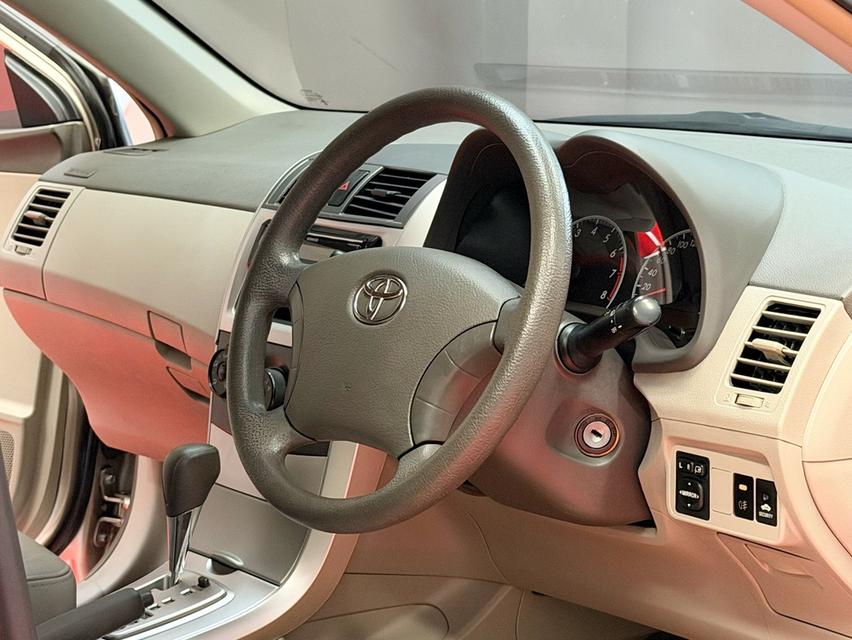 2010 TOYOTA COROLLA ALTIS 1.6 E รถมือเดียวออกป้ายแดง รถวิ่งน้อย เข้าศูนย์ทุกระยะ รถไม่เคยมีอุบัติเหตุครับ รูปที่ 10