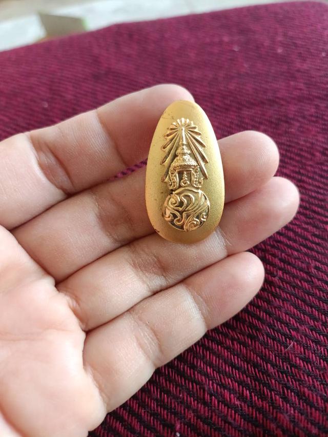 เข็มกลัด ภปร แบบประกบสองชิ้นเนื้อกะหลั่ยทอง ขนาดสูง 3.5 ซม. รูปย่อยที่ 2