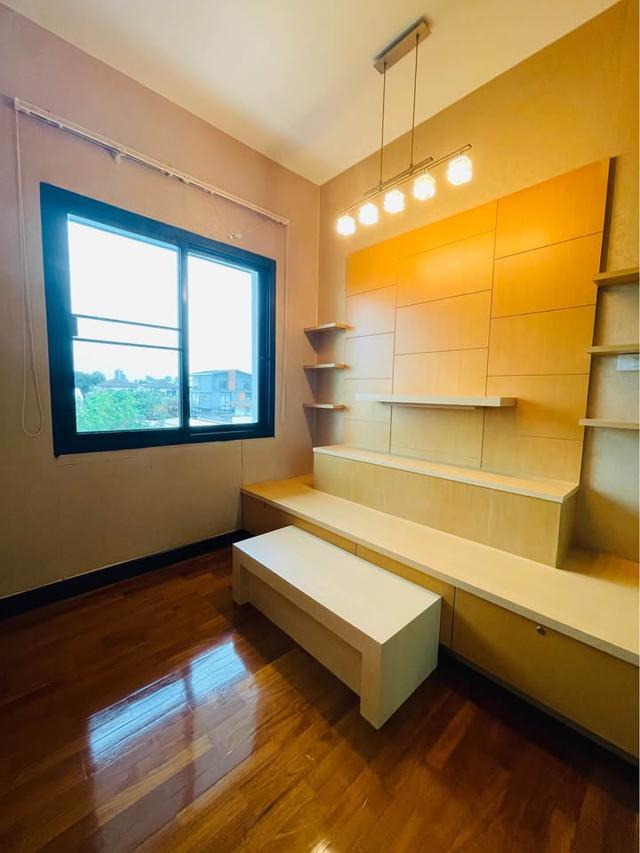 ให้เช่าบ้านเดี่ยว 3 ชั้น หลังใหญ่  ซ.รัชดา 32 พร้อมเข้าอยู่ สิ้น พ.ค. 12