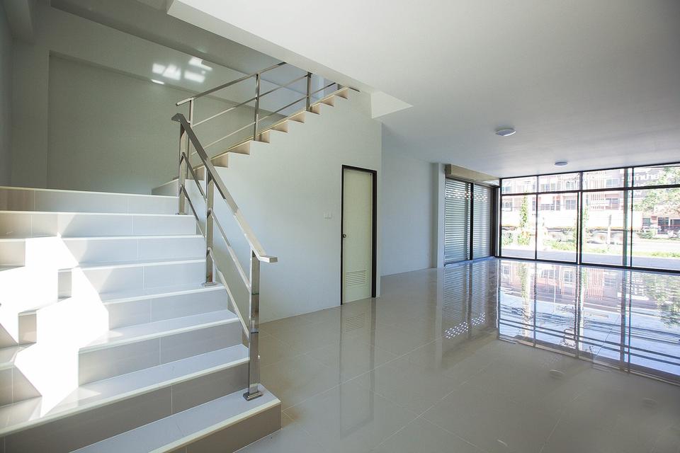 ให้เช่าอาคารพาณิชย์ 3 ชั้น พื้นที่ 200 ตรม. 25,000.-/เดือน ทำเลดี ตอบโจทย์ทุกธุรกิจ! ✨ 10