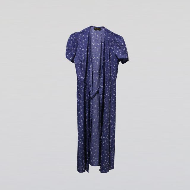 เดรสยาวคอวีลายดอกไม้สีนํ้าเงินเข้ม (Navy Floral V-Neck Maxi Dress)@SP045 5