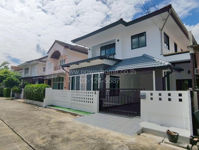 หมู่บ้านบุรีรมย์รามอินทรา - ซาฟารีเวิลด์ ซ.เลียบคลองสอง 23 ใกล้สวนสัตว์ซาฟารีเวิลด์ แขวงคลองสามวาตะวันตก เขตคลองสามวา กรุงเทพมหานคร 3
