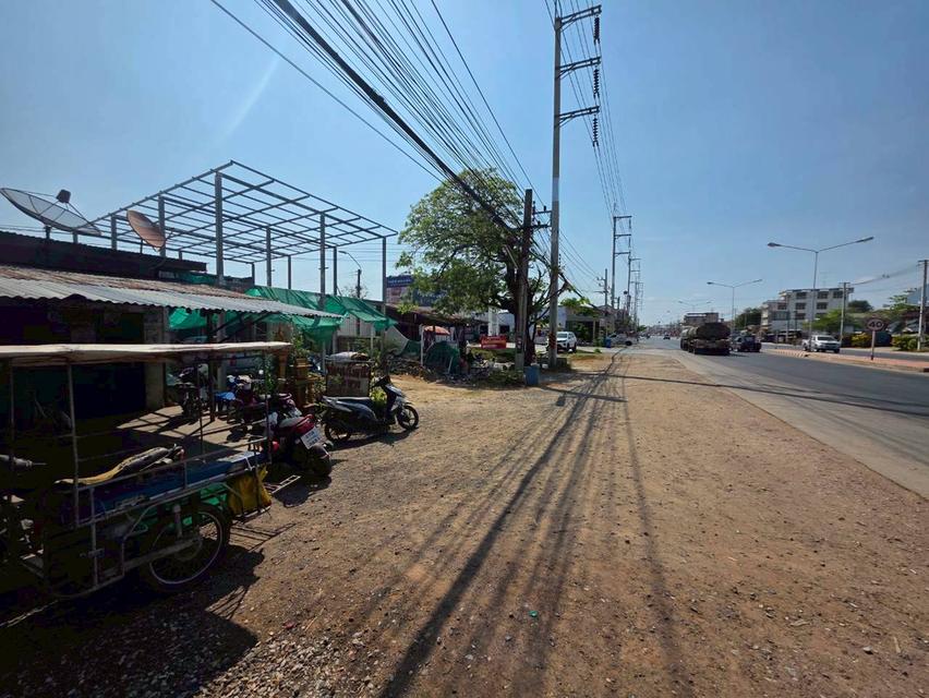 ที่ดิน 84 ตร.ว มีโกดังด้านหลัง ติดถนนใหญ่ อยู่ติด thai foods ห่างจาก7-11 lotus 800 เมตร เหมาะจะทำธุรกิจค้าขาย ทำเลดี 5