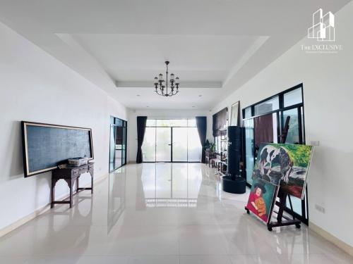 ขายบ้านเดี่ยวหมู่บ้าน “ดิเอ็กซ์คลูซีฟ ปิ่นเกล้า ทวีวัฒนา” ถนนเมน หลังใหญ่ พร้อมห้องอเนกประสงค์ 12