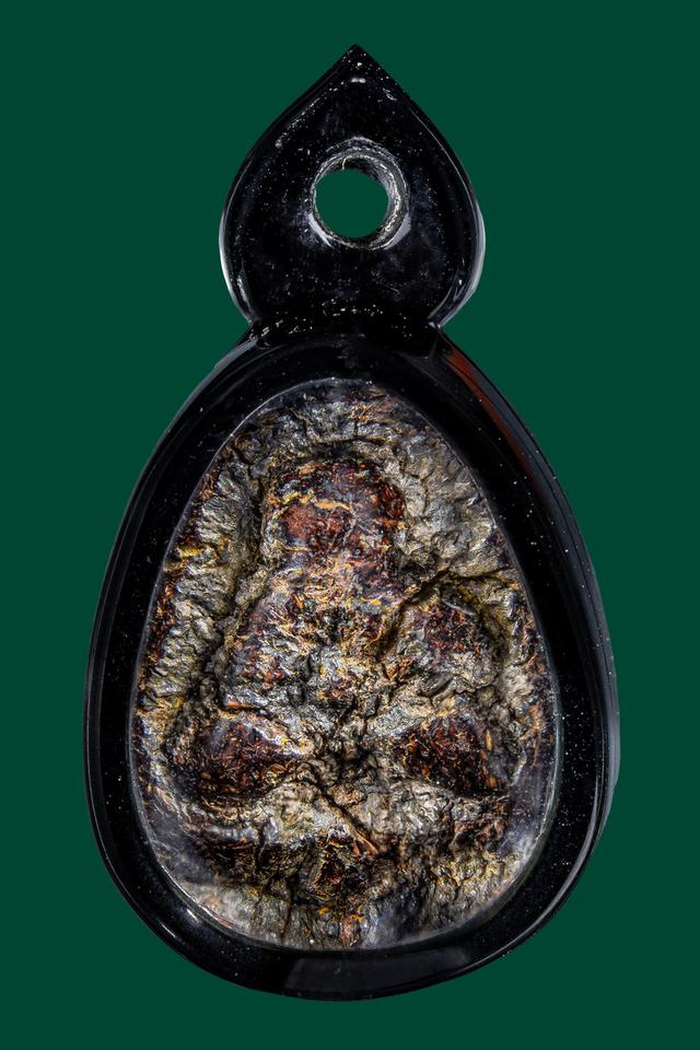 พระปิดตาหลวงปู่ศุขวัดมะขามเฒ่า