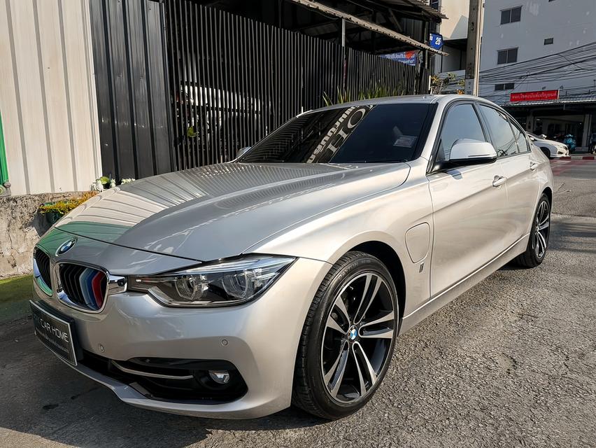 ลดราคาเหลือเพียง!! ปี2018 BMW 330E SPORT AT TOP สุดๆ