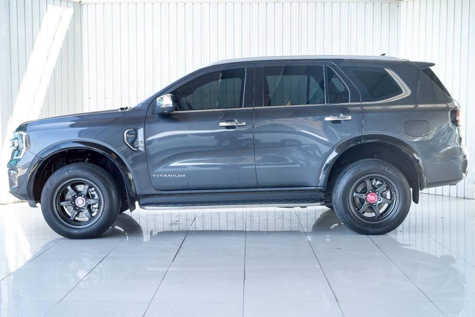 FORD EVEREST 2.0 BI-TURBO TITANIUM PLUS ปี 2022 จด 2023 สีเทา เกียร์ A/T ขับ 2  โฉม ปี22-ปัจจุบัน รูปที่ 5