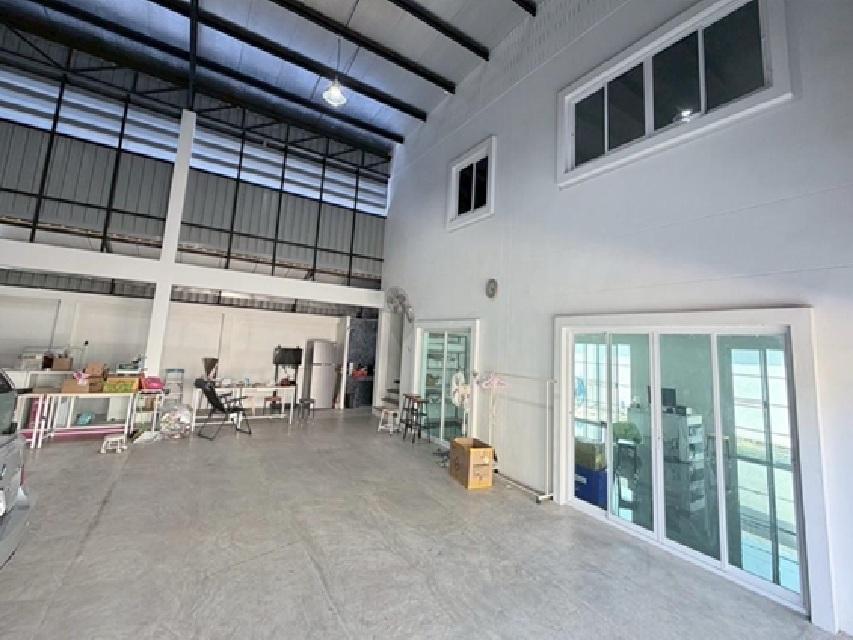 ให้เช่าโกดังพร้อมสำนักงานพร้อมห้องพัก / พื้นที่ใช้สอย 405 ตารางเมตร / Office 2 ชั้น / ทำเล ถนนกาญจนาภิเษก ติดกับสมาคมปักใต้ 11